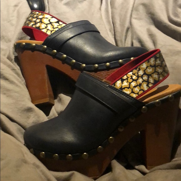 Chunky Clogs - Picture 2 of 2